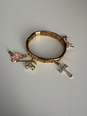 🎀🍒Gold Tone Stretch Italian Bracelet with cute charms